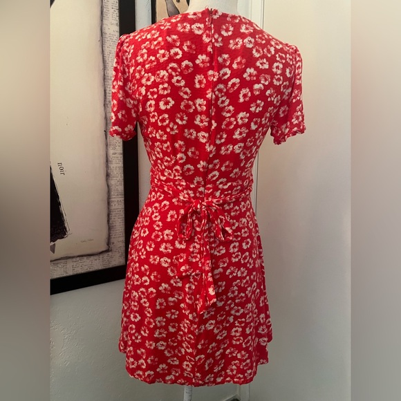 Lulus Floral Red deep v neck dress - Picture 2 of 3